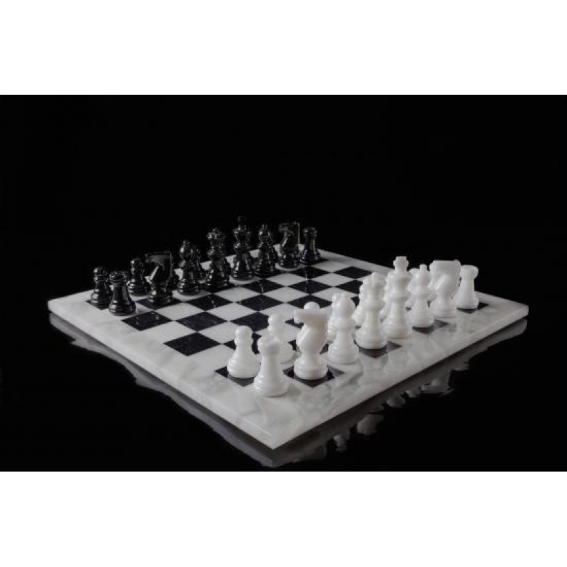 ΣΚΑΚΙΕΡΑ ΑΠΟ ΑΛΑΒΑΣΤΡΟ