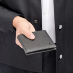 ΠΟΡΤΟΦΟΛΙ HUGO BOSS